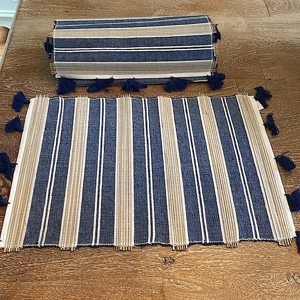 Pier One Nappron Placemats /Set 10/ Navy cream & white/roll up/ bamboo & fabric
